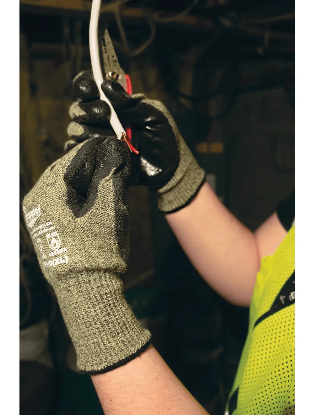 ANSI A5 Samurai Glove Cut, Abrasion, Puncture, and Flame-Resistant Arc-Flash Gloves with a Mach Finish Neoprene Bi-Polymer Coating - CR509