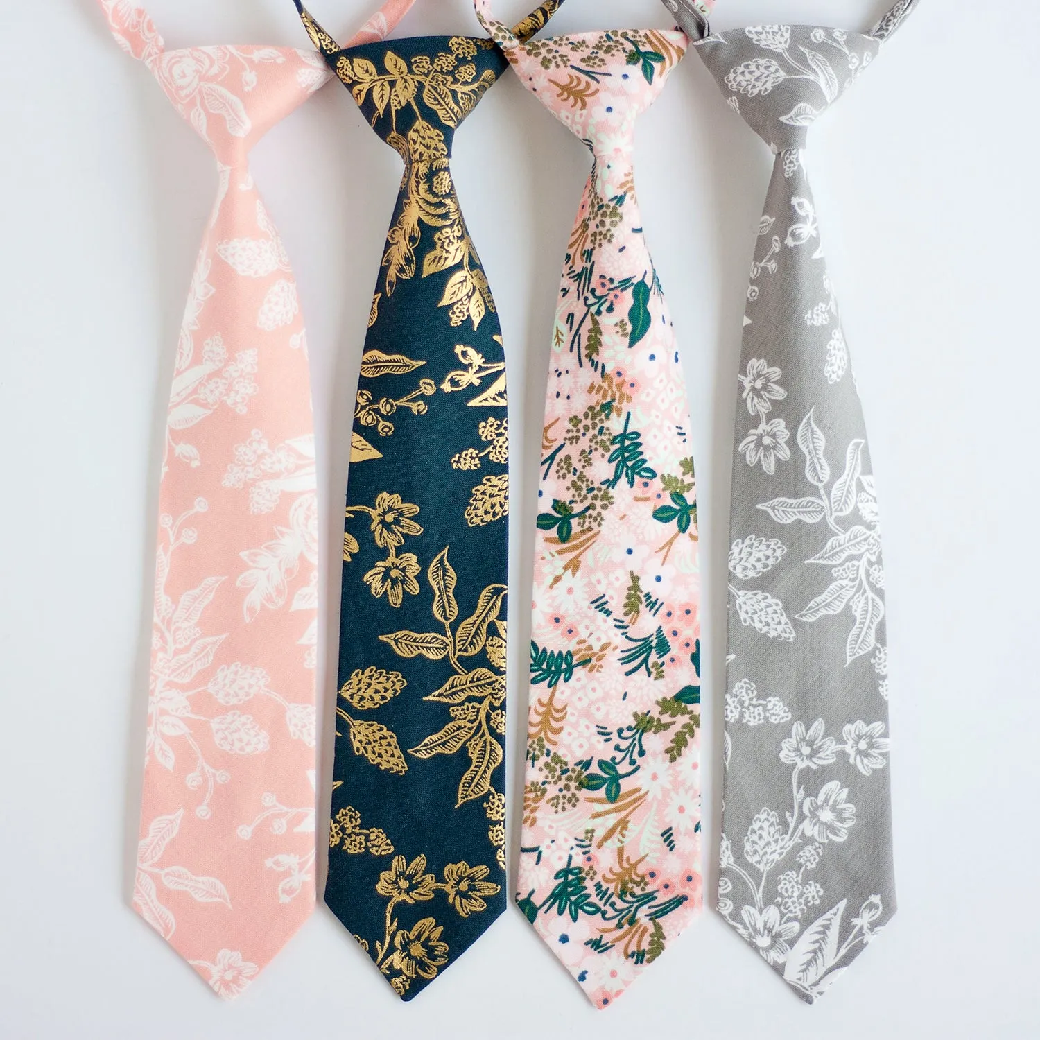 Boy's Necktie / Peach Toile