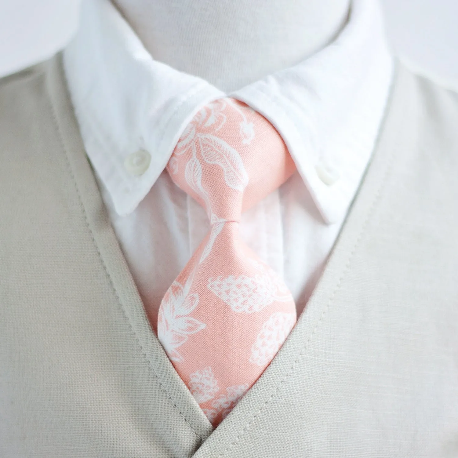 Boy's Necktie / Peach Toile